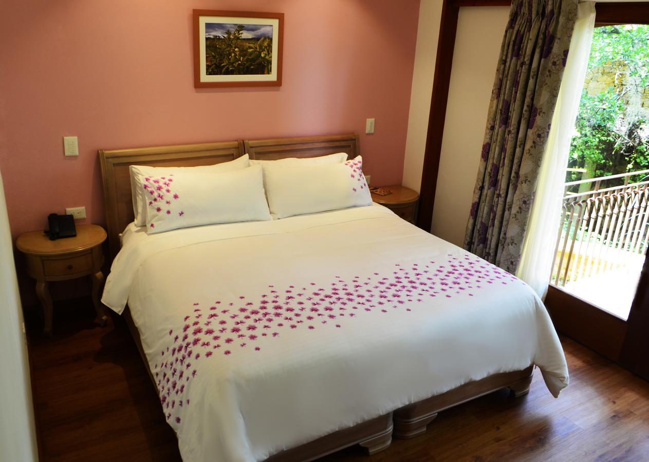 La Casa Del Arbol Hotel Boutique Вилья-де-Лейва Экстерьер фото