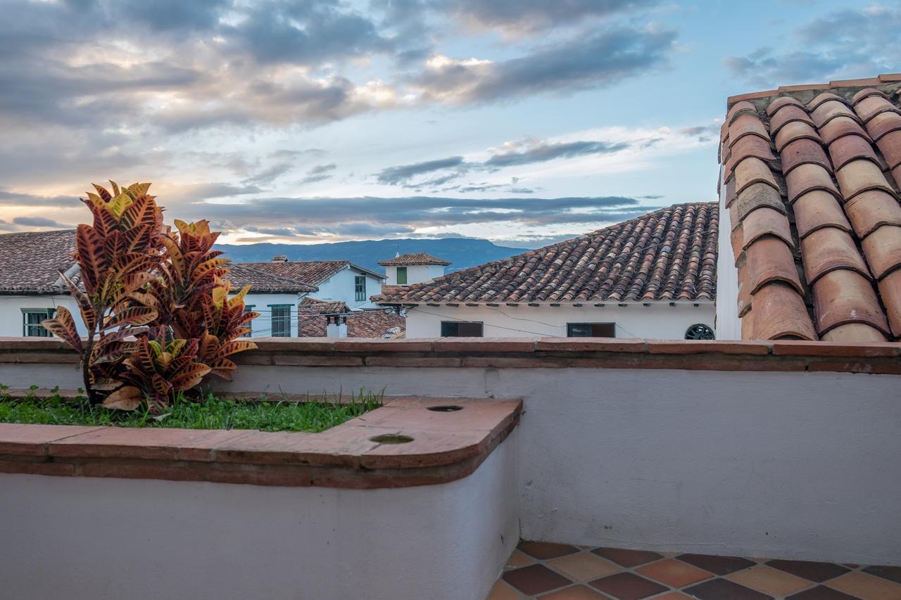 La Casa Del Arbol Hotel Boutique Вилья-де-Лейва Экстерьер фото