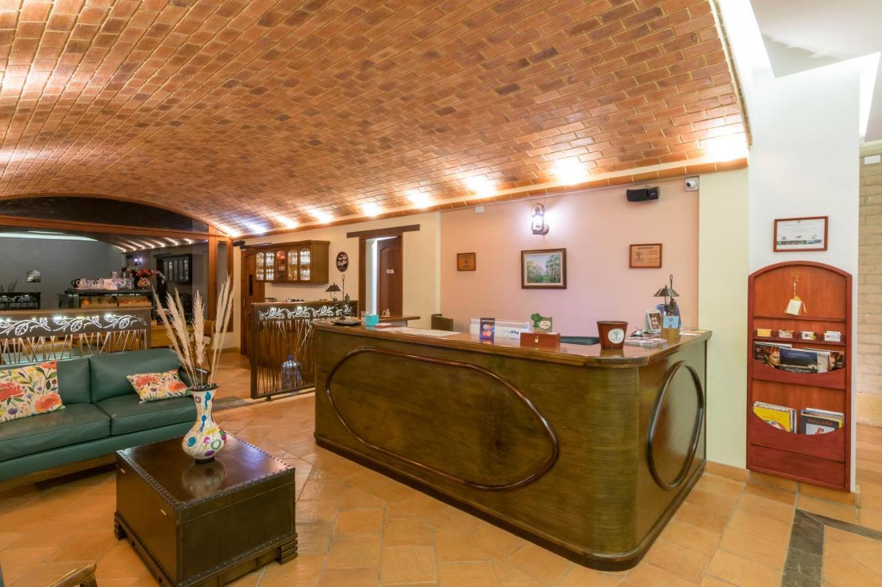 La Casa Del Arbol Hotel Boutique Вилья-де-Лейва Экстерьер фото